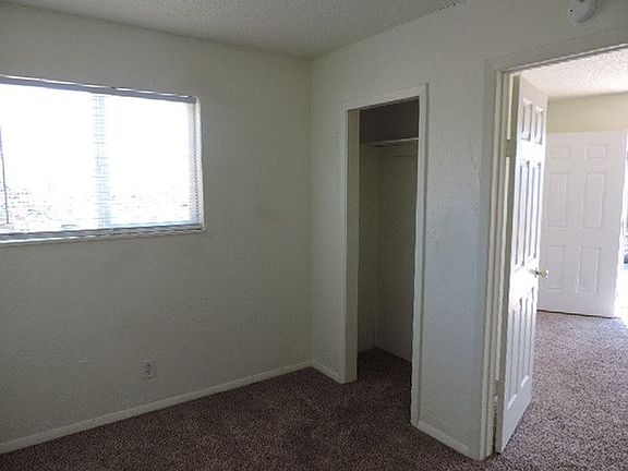 4th image of 230 Circle Dr #6-B