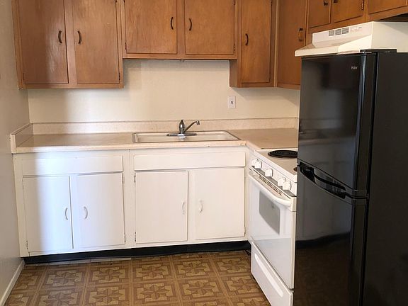 4th image of 212 Vassar Dr SE APT 3