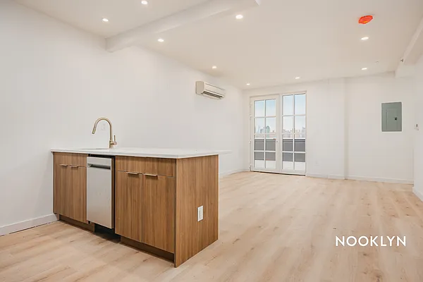 Rented by Nooklyn NYC LLC | media 214