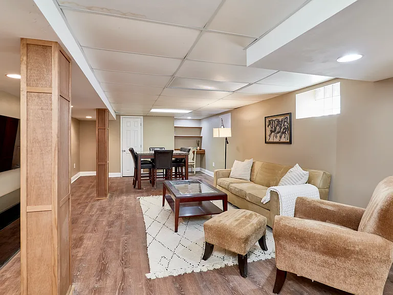 5210 Pernod Ave — Photo 37