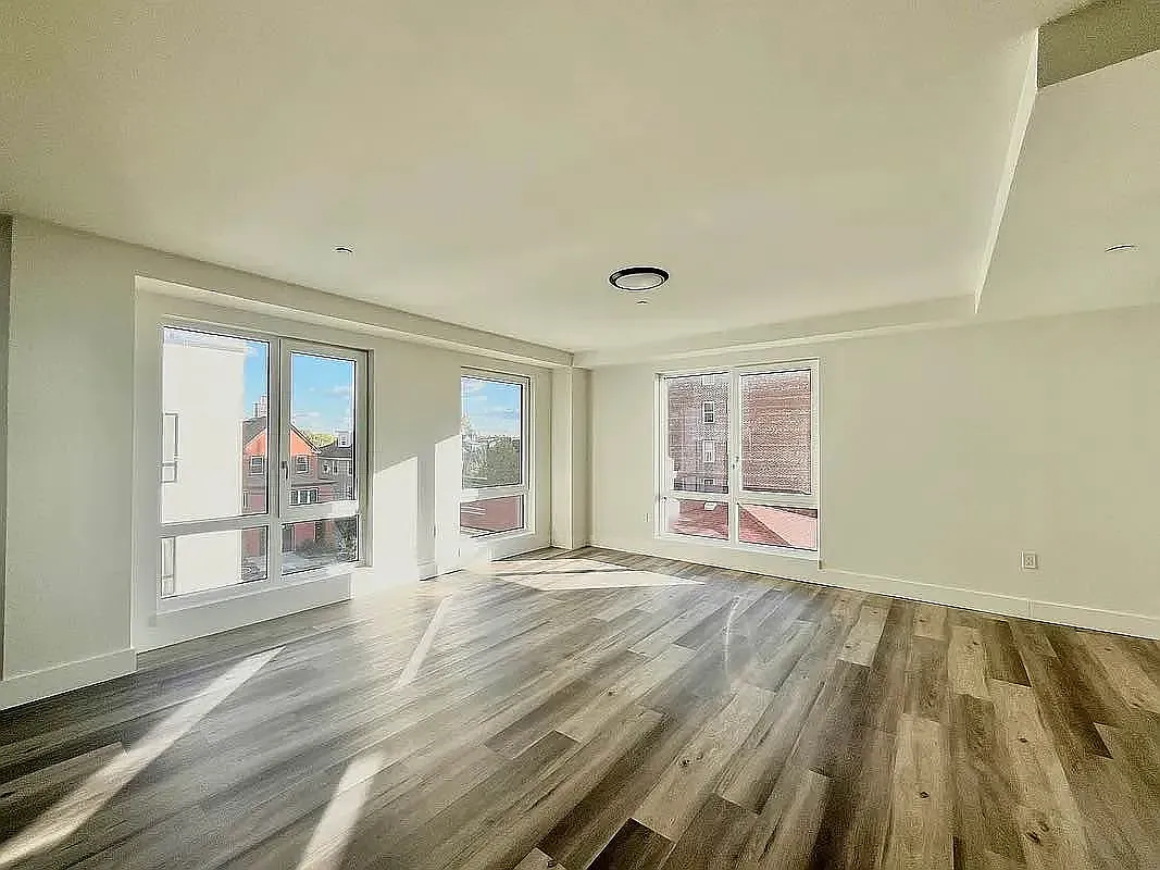 3333 Giles Avenue — Photo 2