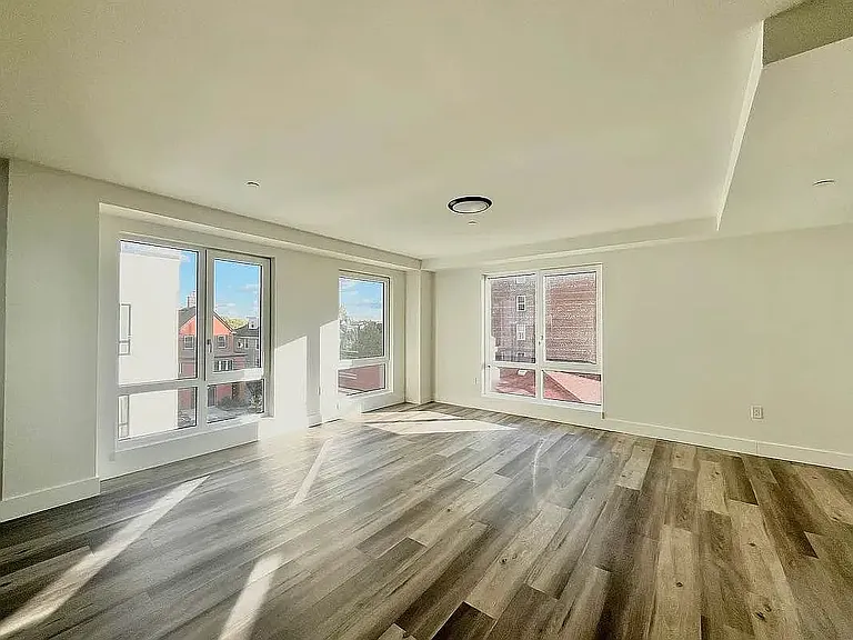 3333 Giles Pl #402A — Photo 2
