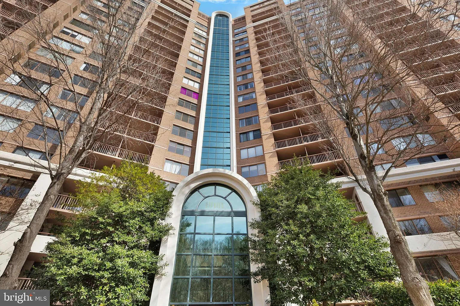 10101 Grosvenor Pl APT 510 photo 1