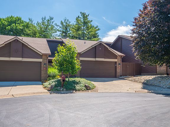 2nd image of 209 Brighton Ct