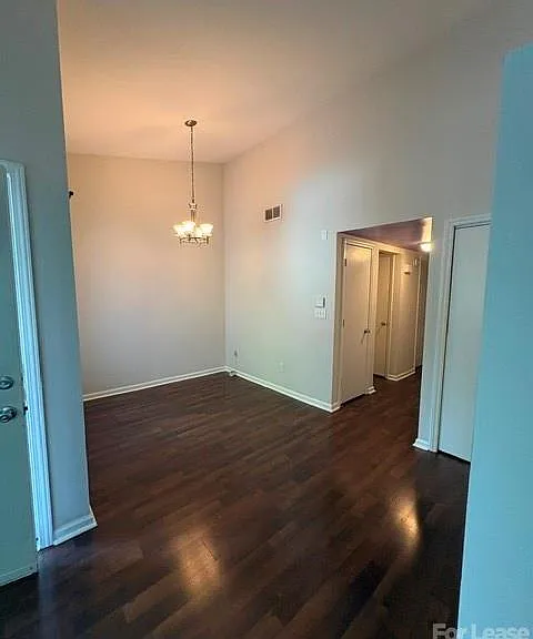 430 Queens Rd — Photo 9