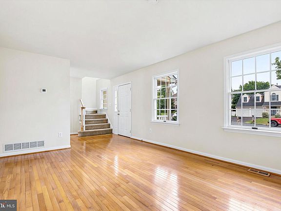 5th image of 2310 Barbara Way