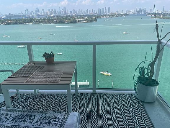 4th image of 1000 West Ave Penthouse 17