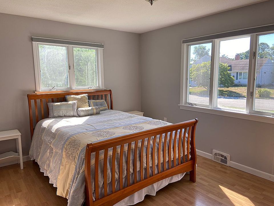 85 Admiral Dr, New London, CT 06320 Zillow