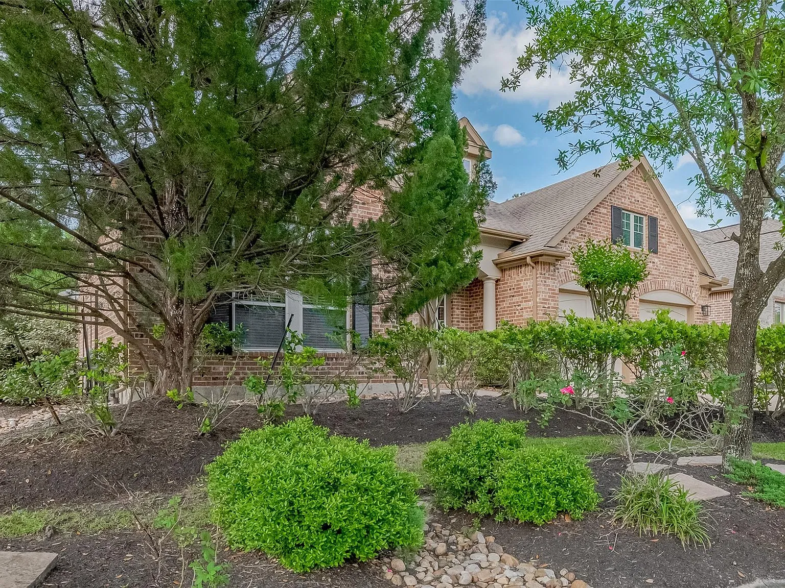 3 bed, 3.0 bath, 3028 sqft, $3,900 — Photo 3