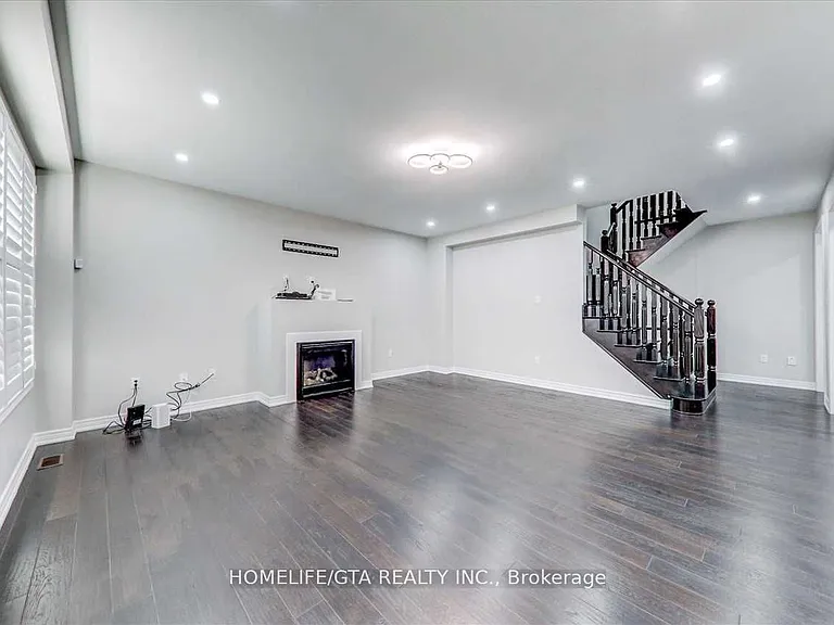 112 Elderslie Cres — Photo 13