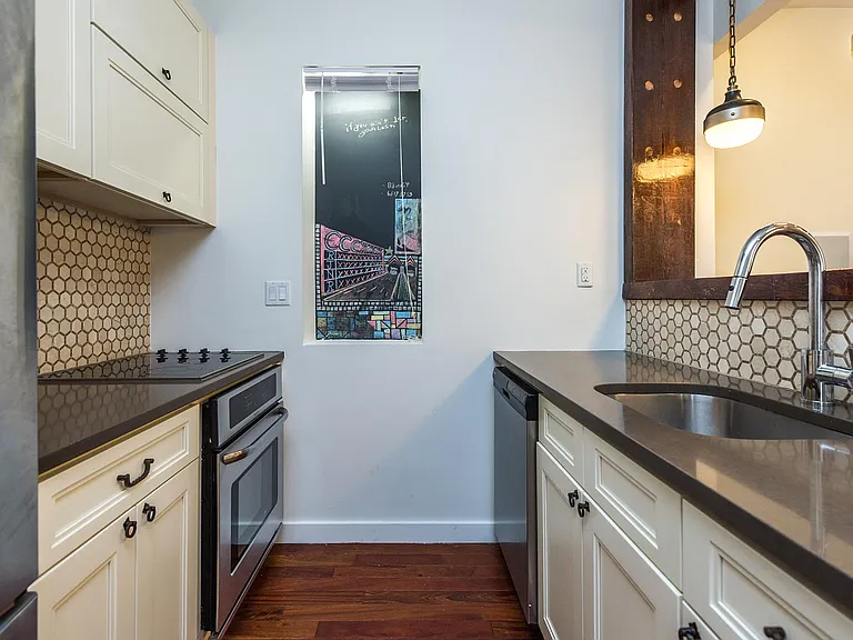 330 Starr St #3F — Photo 6