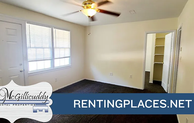 1240 Holden Dr — Photo 3