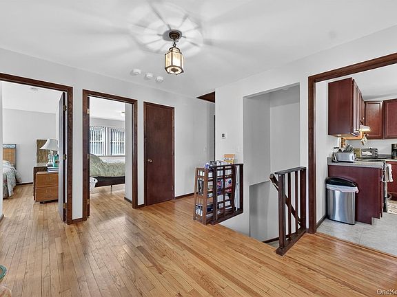 4th image of 32 Sachson Place