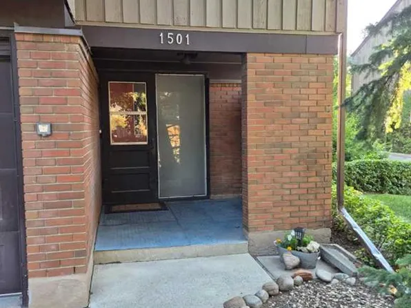 9803 E 24th St SW #1501, Calgary, AB T2V 1S5