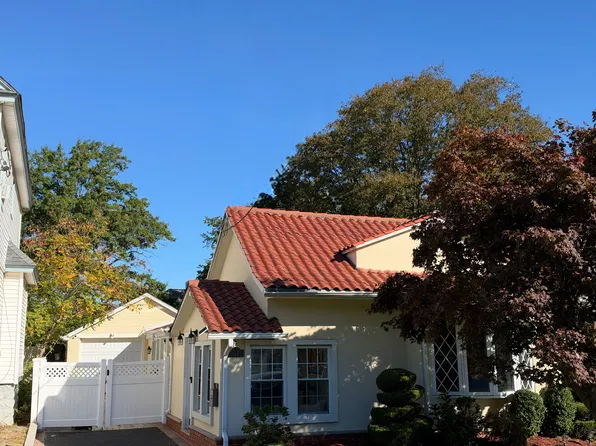 (undisclosed Address), Lynbrook, NY 11563