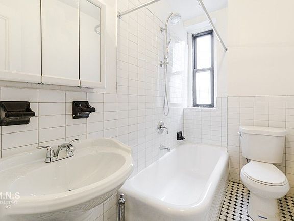 5th image of 4877 Broadway APT 5H
