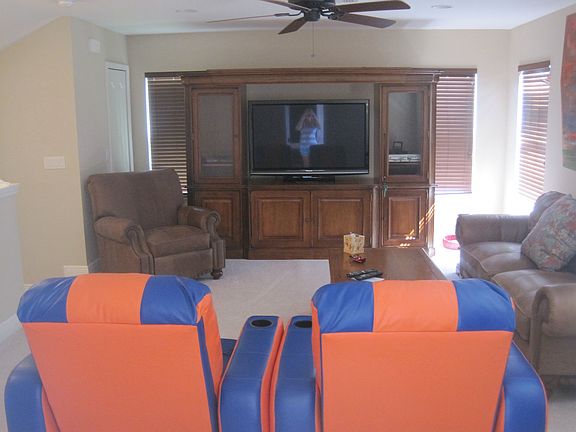 2nd story bonus room + full bath