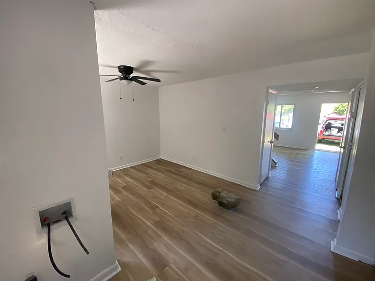 kitchen, washer dryer stack included