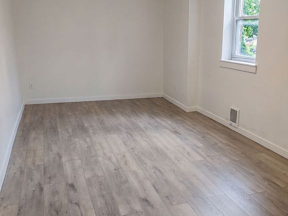 4th image of 2461 N 29th St