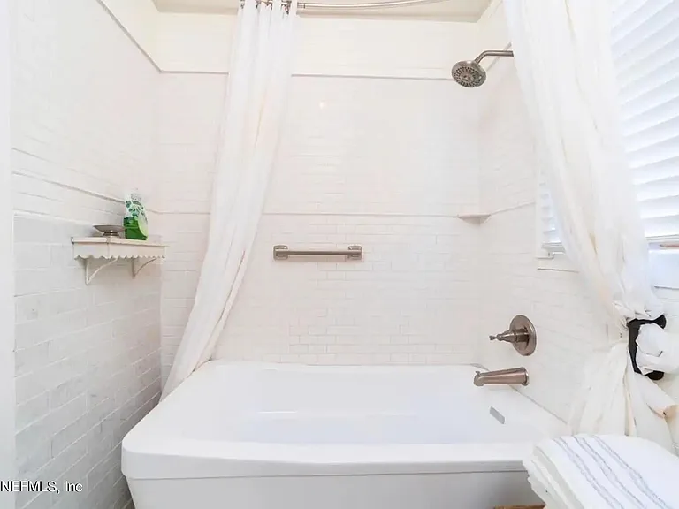 251 Charlotte St #A — Photo 11