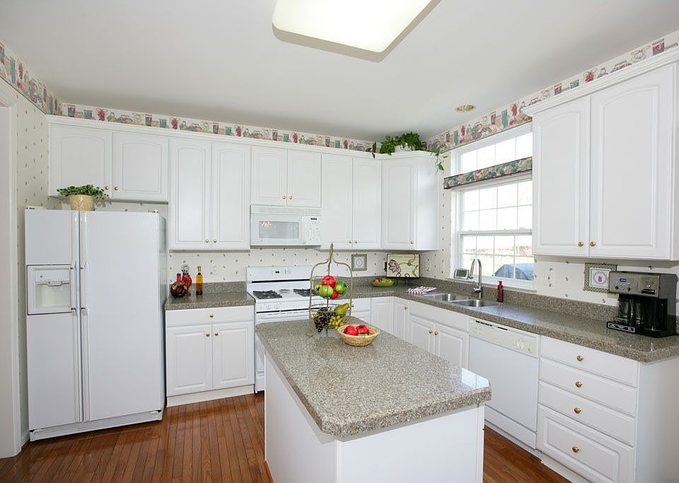 Gourmet kitchen