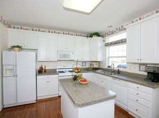 411 Winter Walk Dr, Gaithersburg, MD 20878