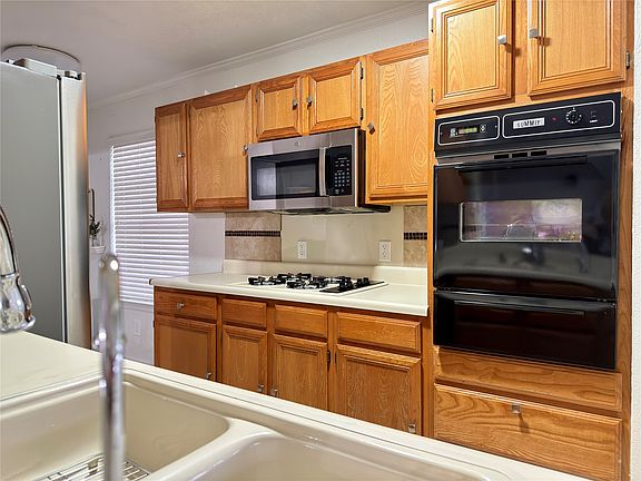5th image of 1519 Clearbrook St