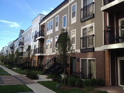 1st image of 1813 W Argyle St APT 4A