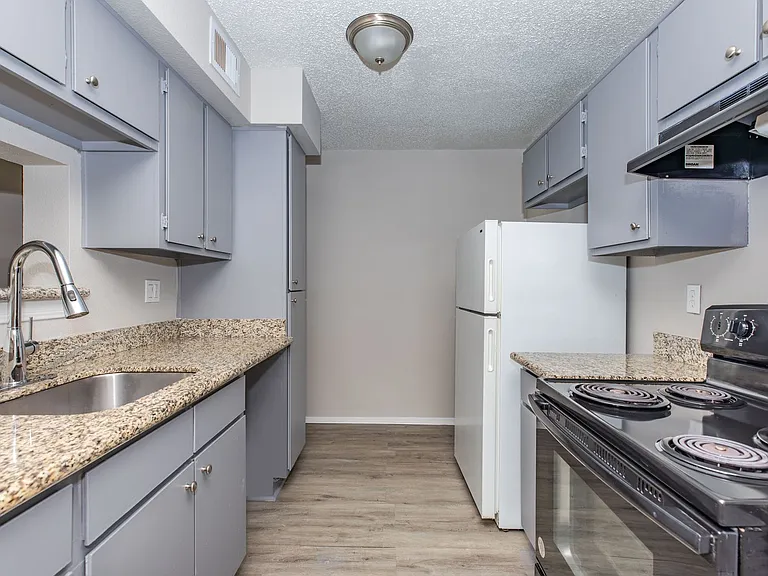 Coventry Park Apartments — Photo 33