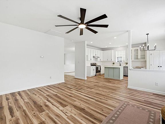 2nd image of 112 Smith Rock Dr