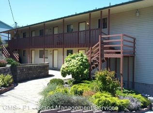 2058 Meade St, North Bend, OR 97459