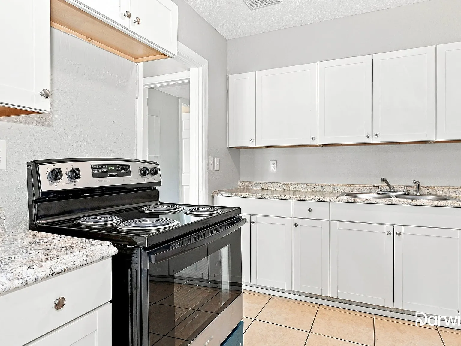 4 bed, 2.0 bath, 1239 sqft, $1,330 — Photo 2
