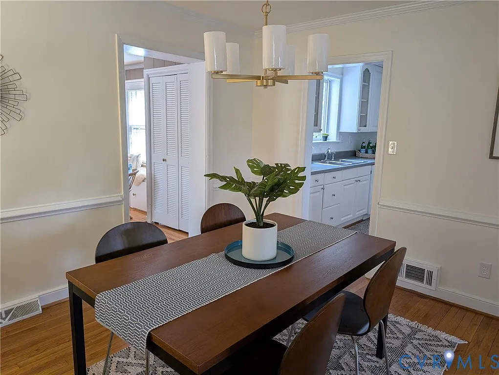 3 bed, 1.5 bath, 1900 sqft, $3,000 — Photo 4