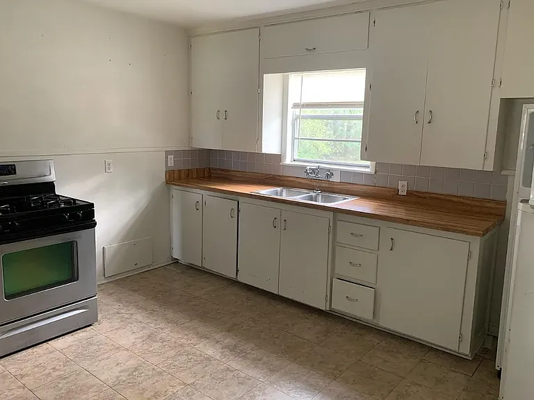 1002 Bergin St — Photo 3