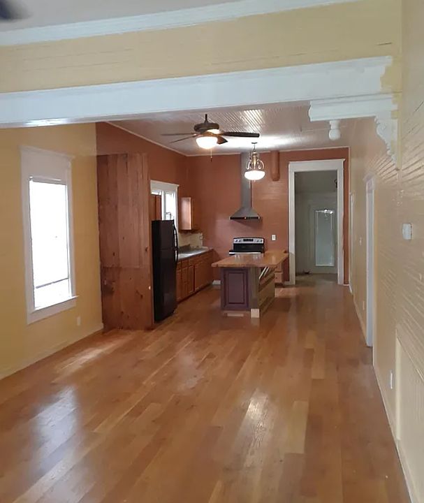 1st image of 1611 15th Ave