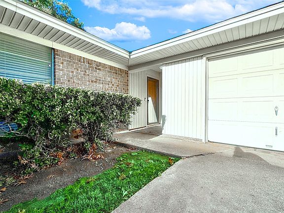 2nd image of 7208 Misty Meadow Dr S