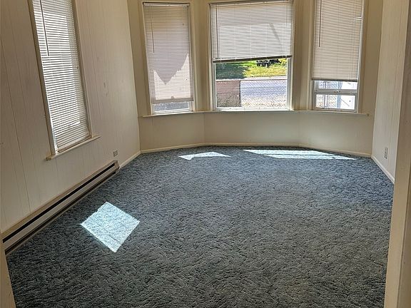 2nd image of 406 W Spruce Avenue