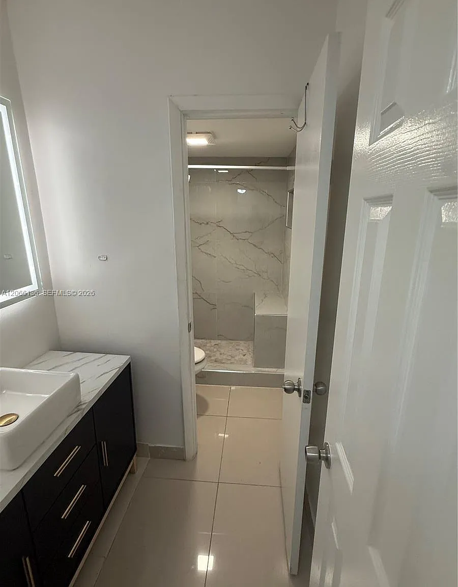 Villas At Cutler Bay Cond — Photo 4