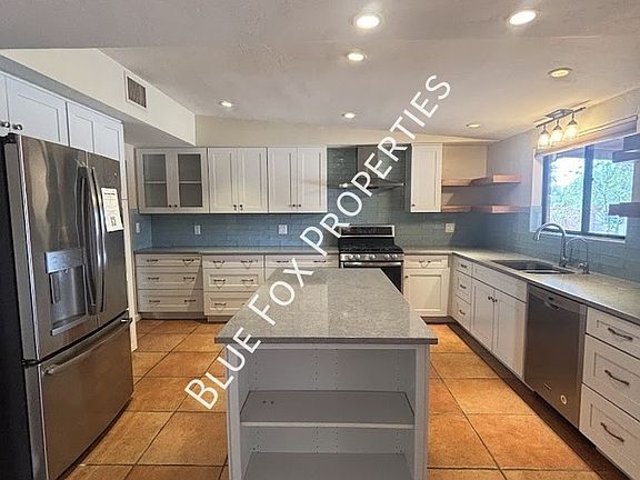 2nd image of 729 N Alamo Ave