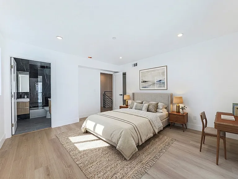 1237 N Orange Dr #B — Photo 3