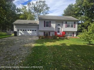 5743 Carlton St, Haslett, MI 48840