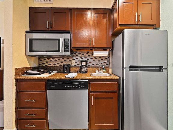 5th image of 3100 Parkway Blvd #722