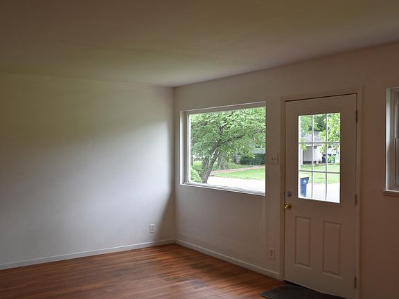 3rd image of 10448 Durness Dr
