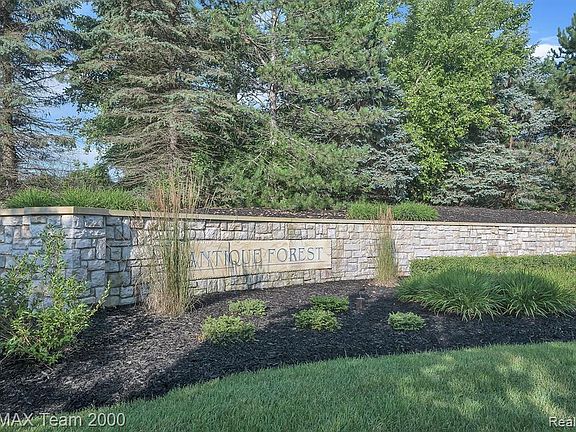 4th image of 1248 Lasalle Rd