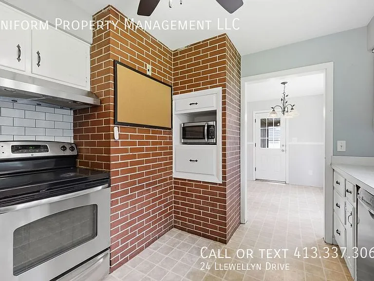 24 Llewellyn Dr — Photo 14