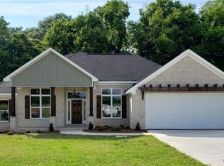 556 Jamie Ln, Moundville, AL 35474