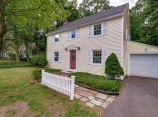 1344 Bradley Rd, Springfield, MA 01118