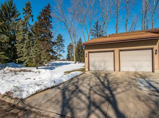 2007 Greenwich Ct, Lansing, MI 48910