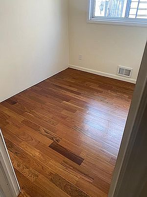 3rd image of 109-65 Liverpool St #1