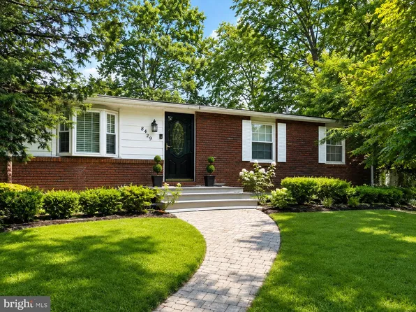 8429 Lockwood Rd, Pasadena, MD 21122